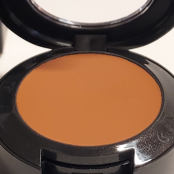 MAC Studio Finish SPF 35 Concealer *NW45* / .24 oz / New in box - Picture 2 of 4